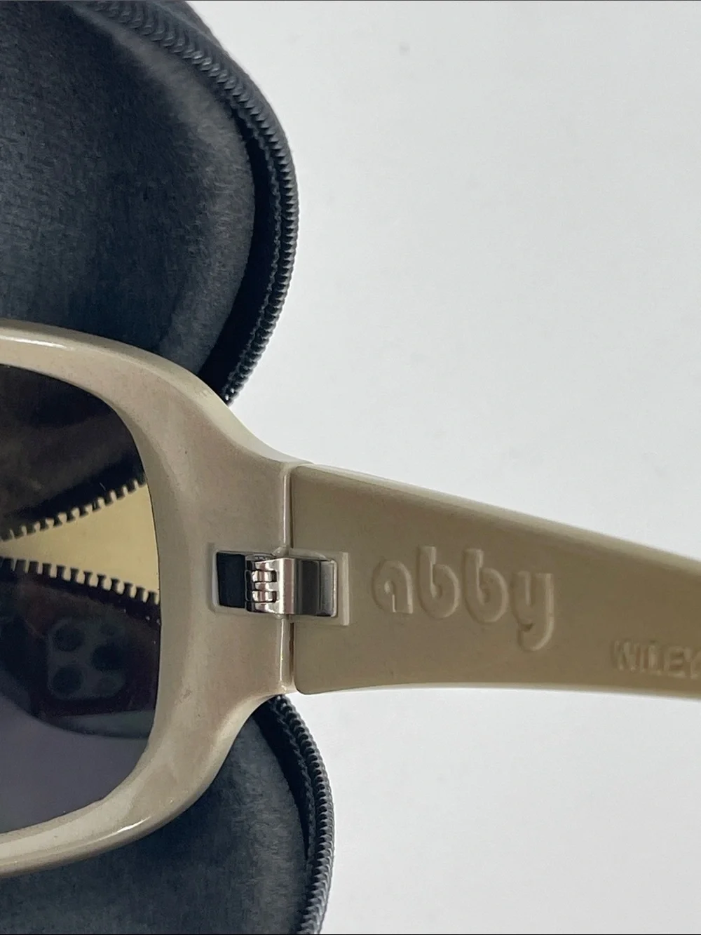 Harley-Davidson Black Sunglasses Case with Orange Logo PLUS SUNGLASSES WILEY X